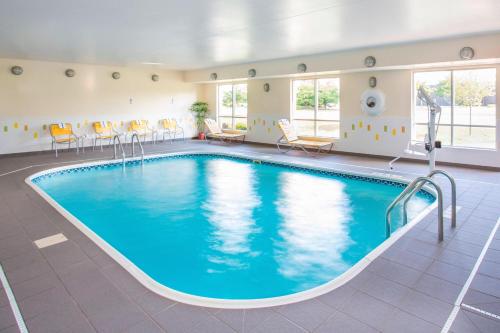 Fairfield Inn & Suites Chicago Tinley Park - image 11