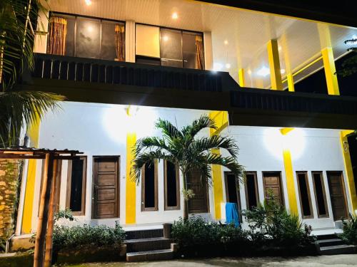 Tarsan Homestay near Komodo Airport