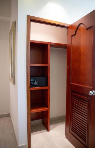 Deluxe Double Room image 10