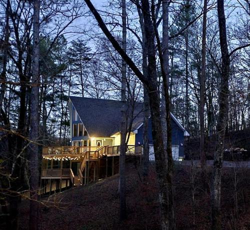 Lake House near Lookout Mt - Theater, Gym & Arcade