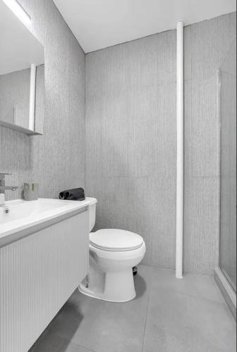 51-1A Renovated 3br 2bath Prime soho in New York, USA