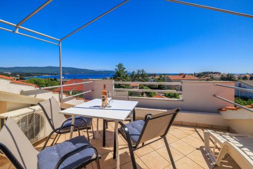 One-Bedroom Apartment with Terrace image 5