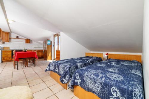 One-Bedroom Apartment with Terrace image 8