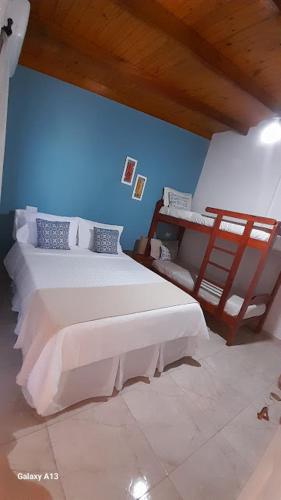 Standard Quadruple Room image 3