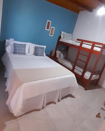 Standard Quadruple Room image 4