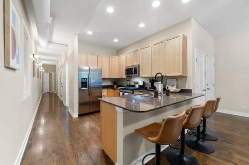 Prime location Near downtown and Medical District in Chicago, USA