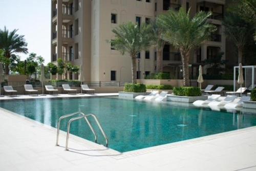 Spectacular 2BR Apartment Full BurjAlArab View, Dubai (photo 2)