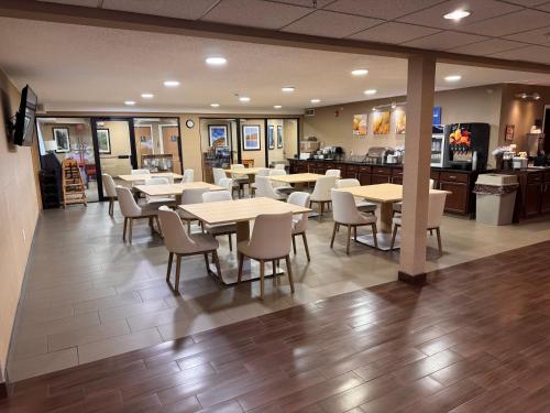 Comfort Inn & Suites Black River Falls I-94 - image 12