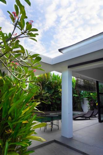Tranquil 2BR Pool Villa - Fast WiFi - Work-Friendly - Near Echo Beach, Tumbak Bayuh (Foto 7)