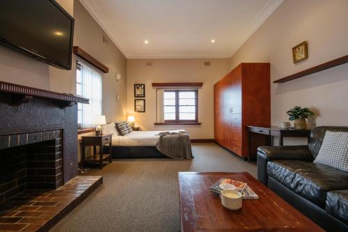 Queen Suite image 1