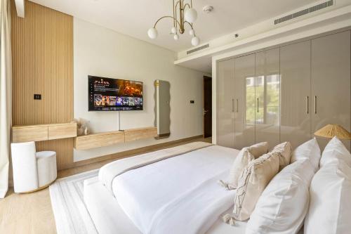 Spacious 1BR with Pool Gym and Kids Play Area - image 3
