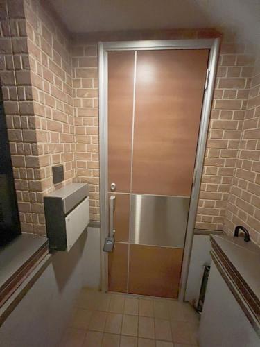 2ppl Share House Twin Room with 2 single beds