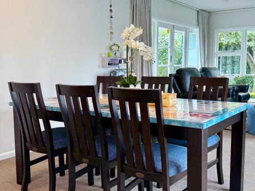 Cozy and sunny room near City To Seapath in Shirley