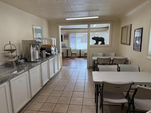 Sunrise Motor Inn