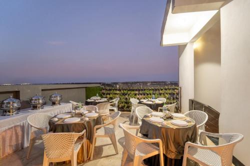 Restoran, Hotel Vedic Vista in Indore
