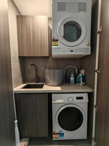 2BR apartment close to Accor Stadium - image 2