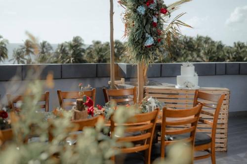 Restaurant, Maa Thundi in Gnaviyani Atoll