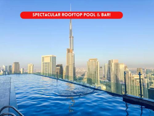 New Luxury SeaView 2Bed - Spectacular Rooftop Infinity Pool, Bar & Burj Views!, Dubai