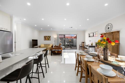 Clay & Clover - Where City Meets Coast – khách sạn tại Bắc Adelaide