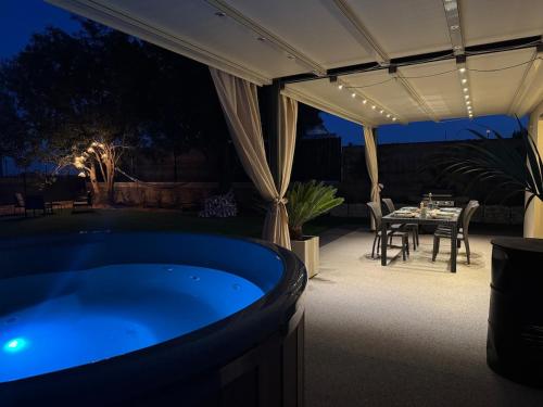 Villa moderne 120m2 avec bain nordique gîte à louer Charmes-sur-Rhône