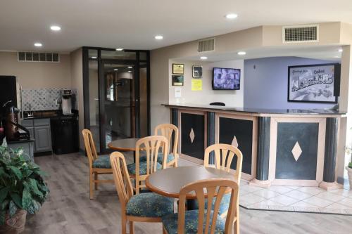 Super 8 by Wyndham Cabot - image 6
