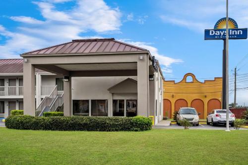 . Days Inn by Wyndham Bainbridge