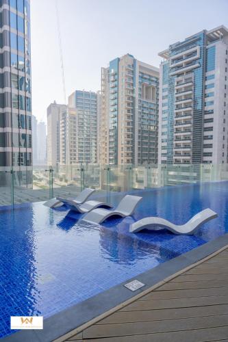 Elevated Living Studio Facing the Burj, Dubai (foto 4)