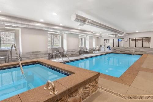 Microtel Inn & Suites by Wyndham Georgetown Lake in Georgetown, USA