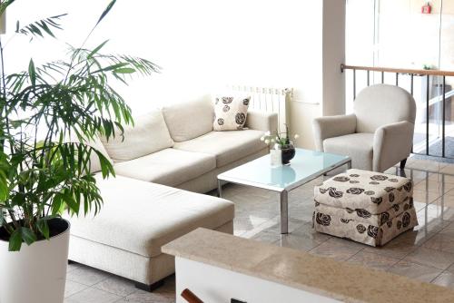 大堂, 奈波德酒店 (Hotel Neboder) in 里耶卡