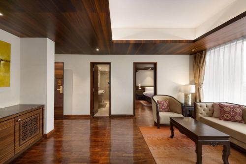 Family King Suite image 10