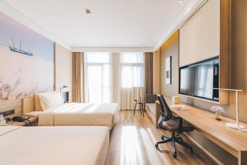 Superior Twin Room image 3
