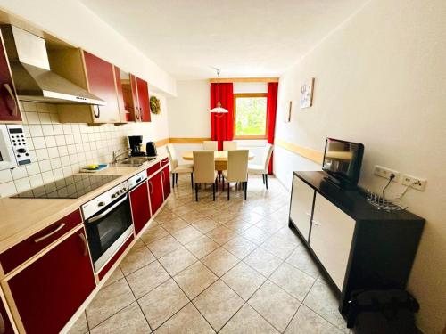 廚房, Apartment in Tyrol near Ski Lift in 福根