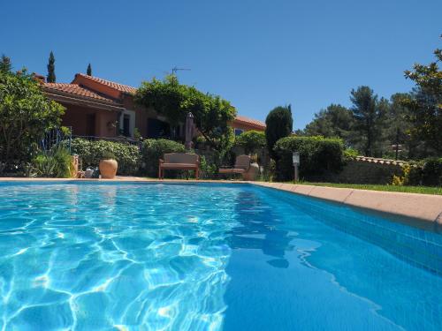 bazen, Les Escouradières dans le Var (Les Escouradieres dans le Var) in Les Escouradieres