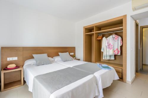 Superior One-Bedroom Apartment image 10