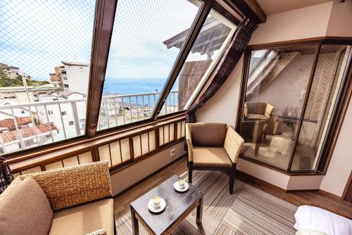 room detail thumbnail 1