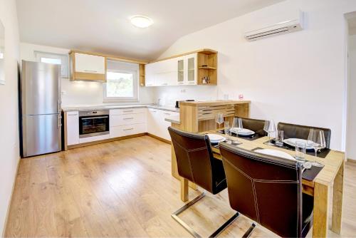 Standard Apartment with Garden View *** room in Cool Šilo Appartement Resort