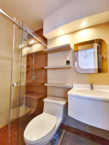 Three-Bedroom Deluxe Apartment image 1