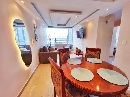 Three-Bedroom Deluxe Apartment image 3