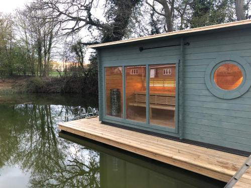 Szauna, Cherry Trees in Wetherden