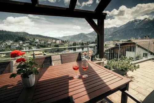 Stylish Lakeview Apartment Balcony & Free Parking in Laax, Schweiz