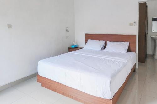 Joglo Guest House Syariah Mitra RedDoorz in East Tegal