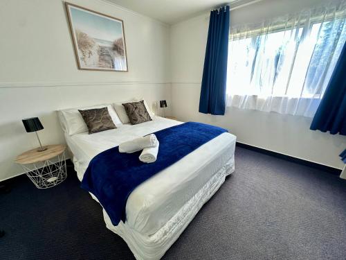 Happy Apple Backpackers in Motueka