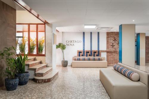 ردهة, Hotel Cartago Nova in Santa Susana