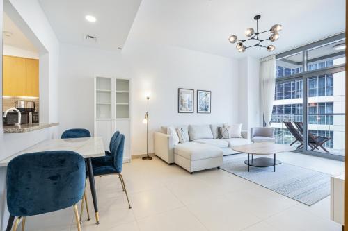 Stunning Downtown Home with Full Burj View, Dubai (photo 9)