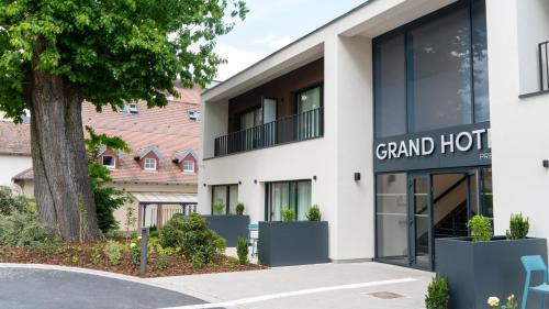 Brit Hotel Grand Hotel Munster - image 5