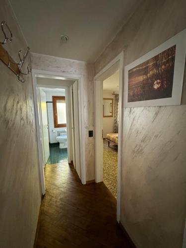 One-Bedroom Apartment image 9