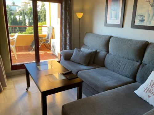 One-Bedroom Apartment image 6