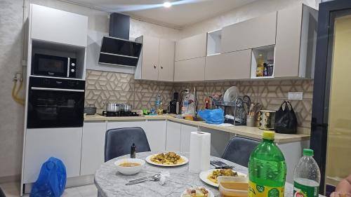 Oran Appart proche Meridien in Akid Lotfi