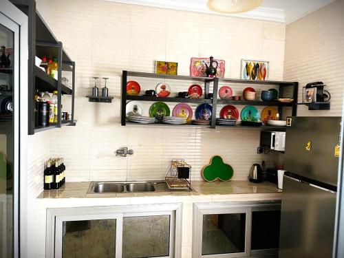 keuken, La Maison des Couleurs in Ouakam