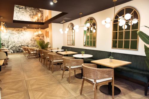 Food and beverages, Hotel Le M in 06. Castellane et Préfecture